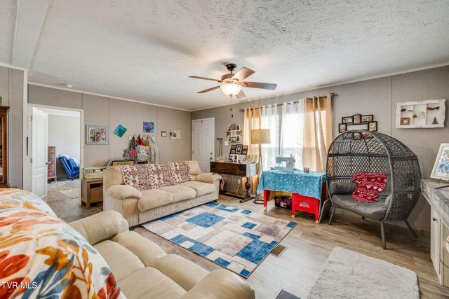 1512 Bloomingdale Road, Kingsport, TN 37660