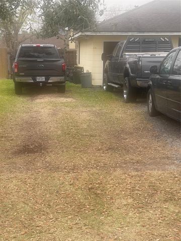 423 West Street, Stafford, TX 77477