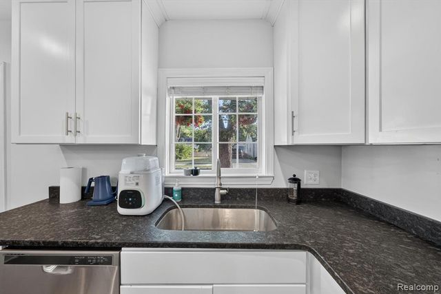 21908 Rosedale Street, Saint Clair Shores, MI 48080