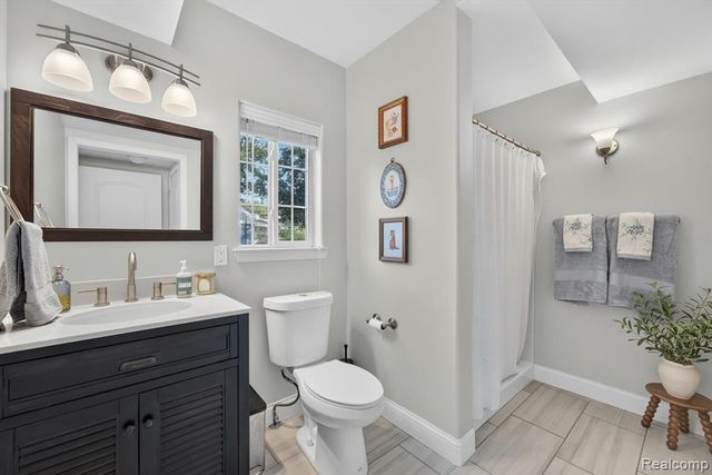 21908 Rosedale Street, Saint Clair Shores, MI 48080