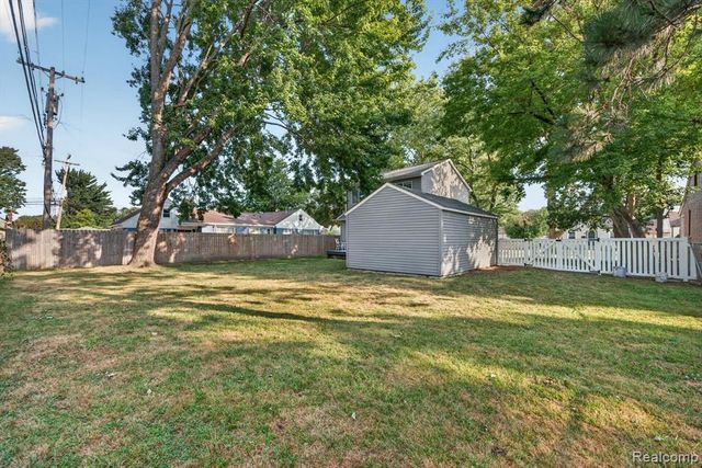 21908 Rosedale Street, Saint Clair Shores, MI 48080