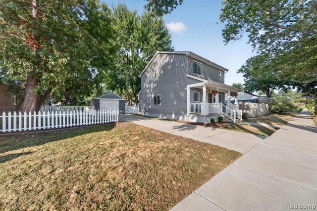 21908 Rosedale Street, Saint Clair Shores, MI 48080