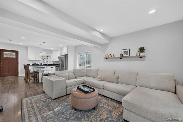 21908 Rosedale Street, Saint Clair Shores, MI 48080