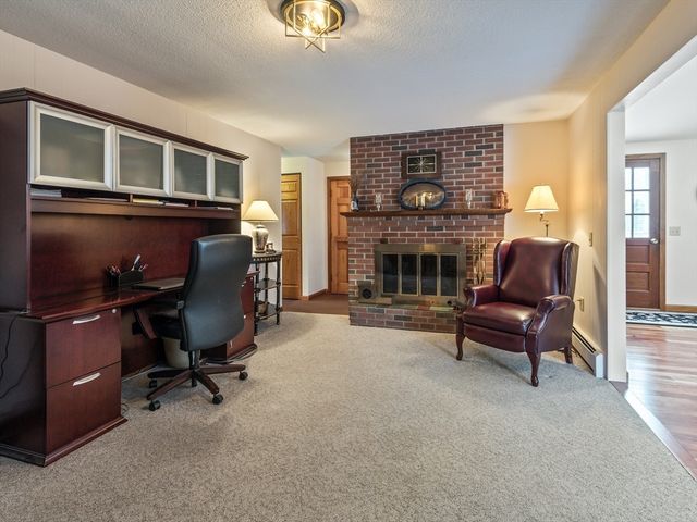 1 Kris Alan Dr, Holden, MA 01520