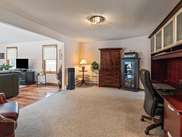 1 Kris Alan Dr, Holden, MA 01520