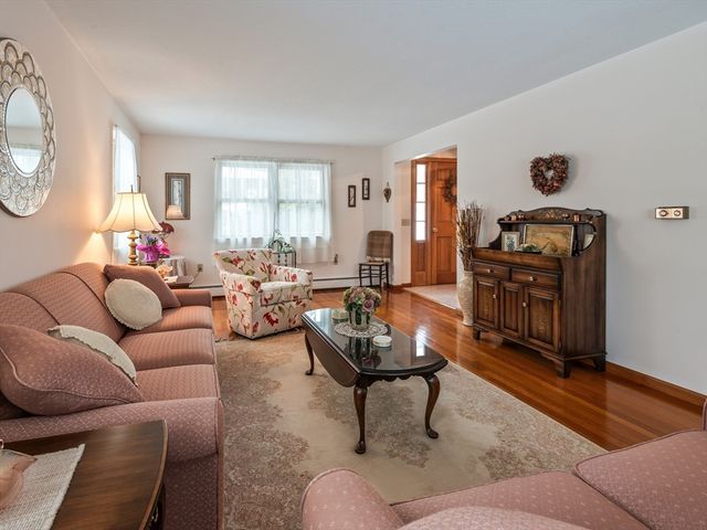 1 Kris Alan Dr, Holden, MA 01520