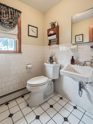 1 Kris Alan Dr, Holden, MA 01520