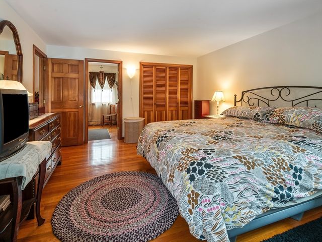 1 Kris Alan Dr, Holden, MA 01520