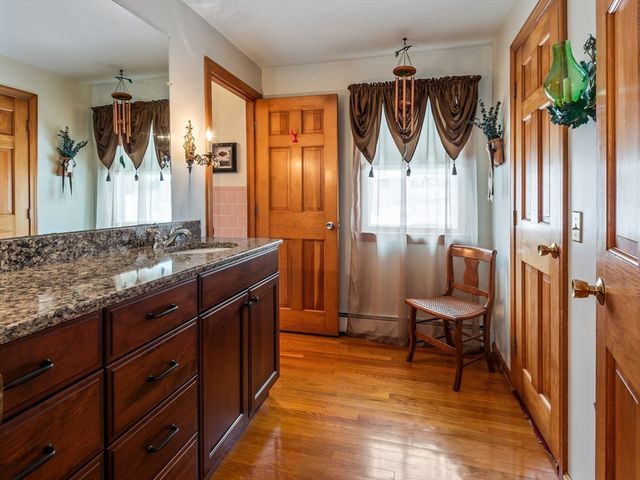 1 Kris Alan Dr, Holden, MA 01520