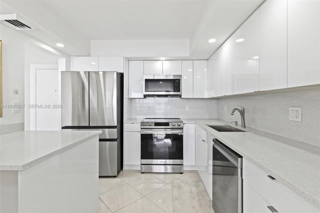 18021 Biscayne Boulevard 1003, Aventura, FL 33160