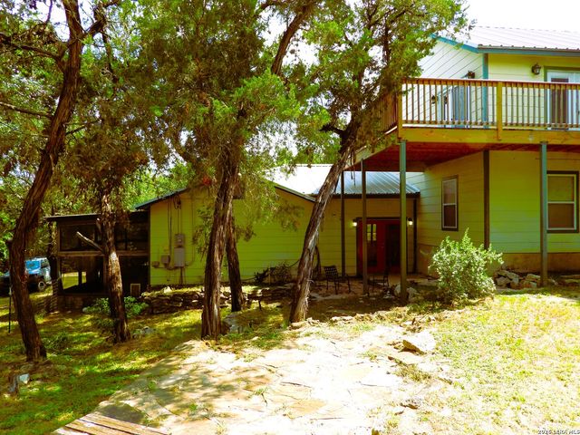155 SCENIC CIRC., Lakehills, TX 78063