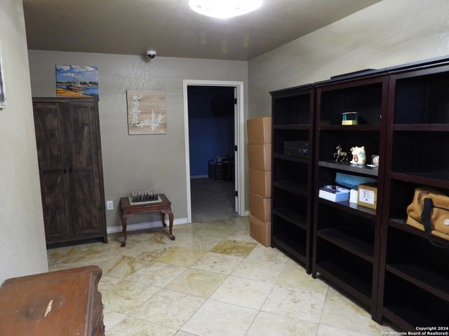 155 SCENIC CIRC., Lakehills, TX 78063