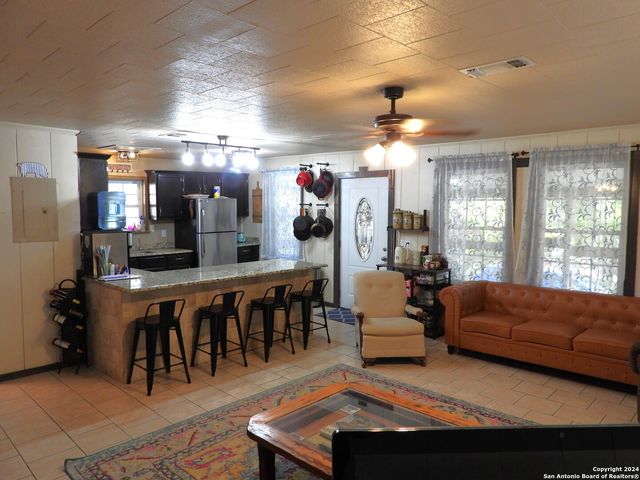 155 SCENIC CIRC., Lakehills, TX 78063