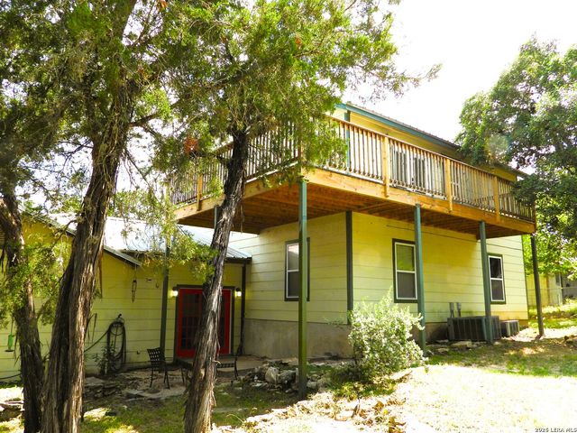 155 SCENIC CIRC., Lakehills, TX 78063
