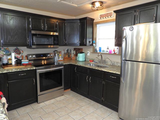 155 SCENIC CIRC., Lakehills, TX 78063