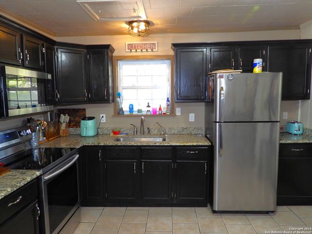 155 SCENIC CIRC., Lakehills, TX 78063