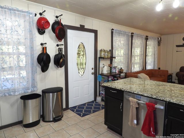 155 SCENIC CIRC., Lakehills, TX 78063
