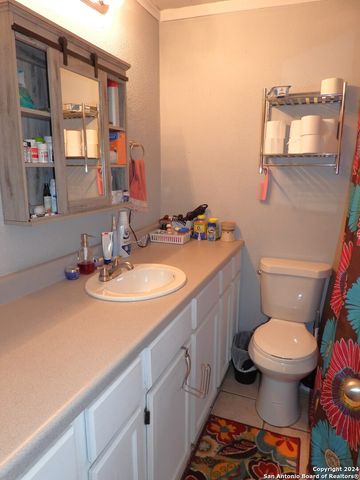 155 SCENIC CIRC., Lakehills, TX 78063