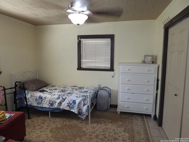 155 SCENIC CIRC., Lakehills, TX 78063