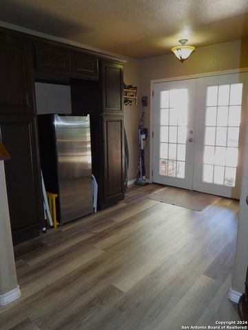 155 SCENIC CIRC., Lakehills, TX 78063