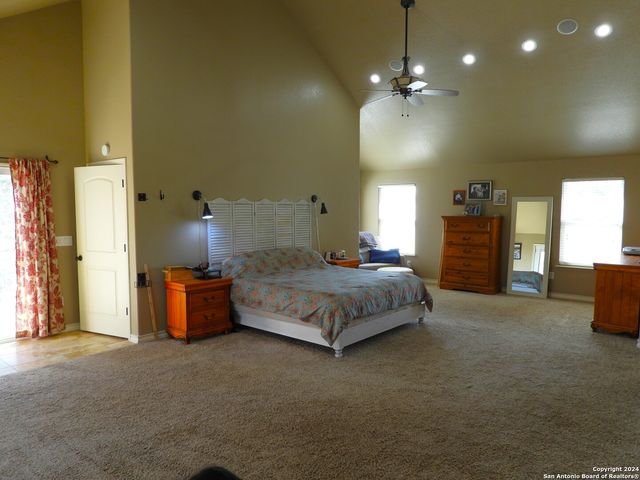 155 SCENIC CIRC., Lakehills, TX 78063