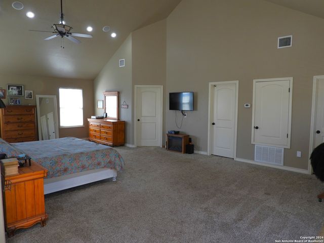 155 SCENIC CIRC., Lakehills, TX 78063