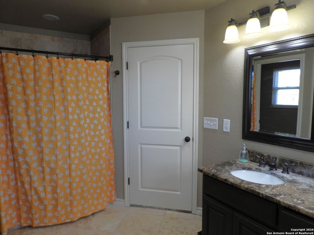 155 SCENIC CIRC., Lakehills, TX 78063