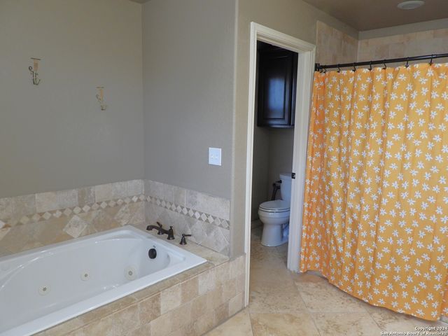 155 SCENIC CIRC., Lakehills, TX 78063