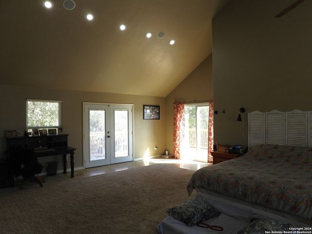 155 SCENIC CIRC., Lakehills, TX 78063