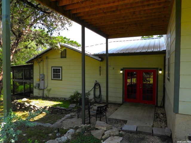 155 SCENIC CIRC., Lakehills, TX 78063