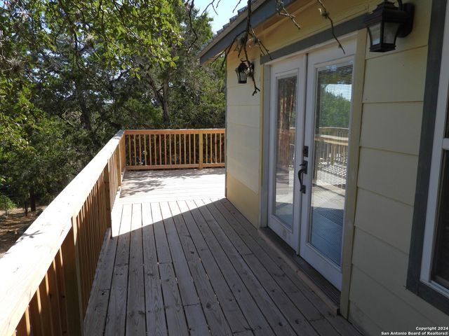 155 SCENIC CIRC., Lakehills, TX 78063