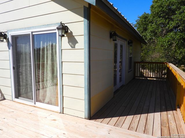 155 SCENIC CIRC., Lakehills, TX 78063