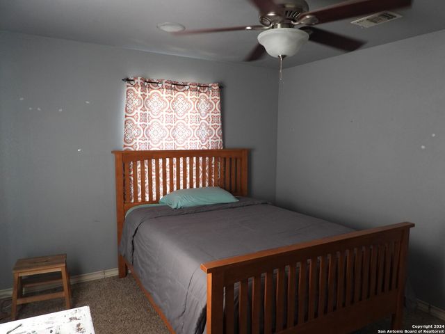 155 SCENIC CIRC., Lakehills, TX 78063