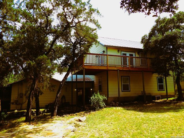 155 SCENIC CIRC., Lakehills, TX 78063