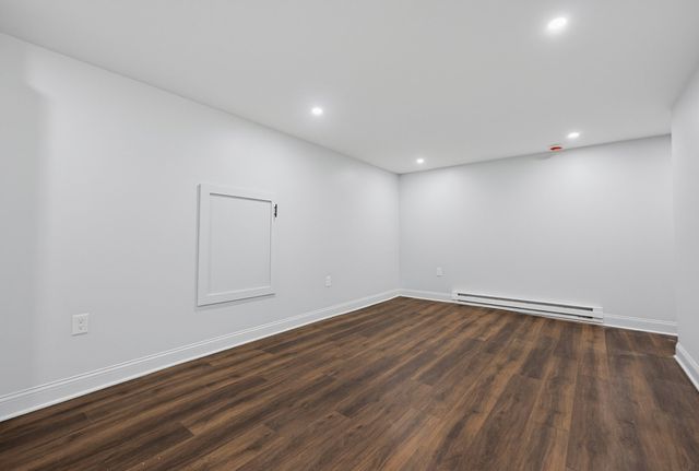 28 Hazelnut Pl, Dedham, MA 02026