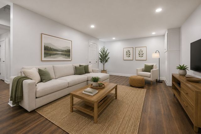 28 Hazelnut Pl, Dedham, MA 02026