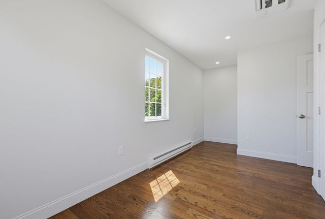 28 Hazelnut Pl, Dedham, MA 02026