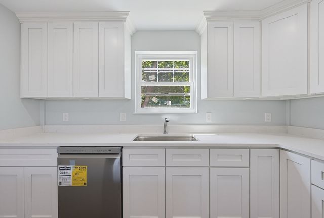 28 Hazelnut Pl, Dedham, MA 02026