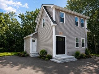 28 Hazelnut Pl, Dedham, MA 02026