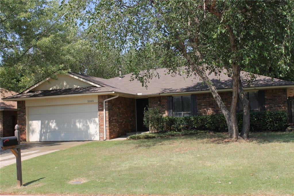 2325 Appleway Street, Edmond, OK 73013