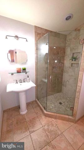 9714 NASSAU LN, Silver Spring, MD 20901