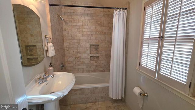 9714 NASSAU LN, Silver Spring, MD 20901