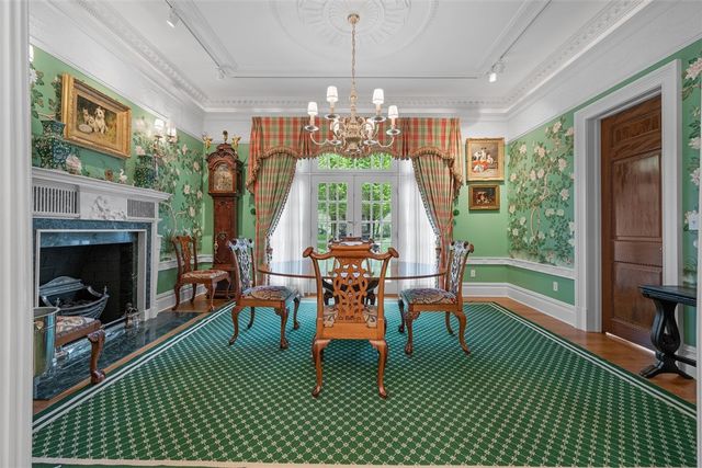 418 Fox Chapel Rd, Fox Chapel, PA 15238