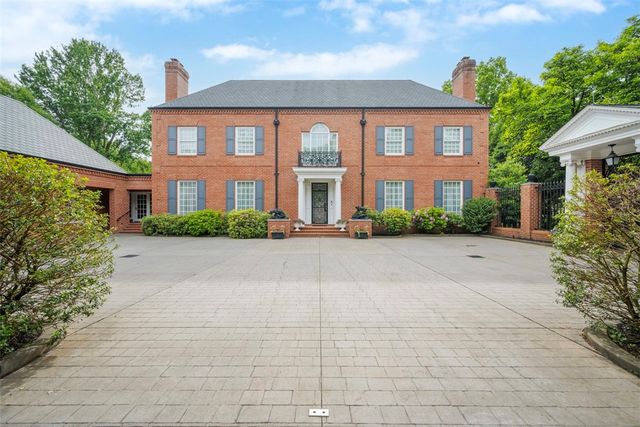 418 Fox Chapel Rd, Fox Chapel, PA 15238