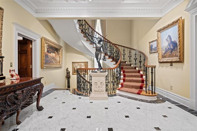 418 Fox Chapel Rd, Fox Chapel, PA 15238