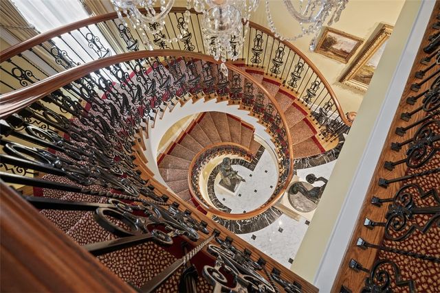 418 Fox Chapel Rd, Fox Chapel, PA 15238