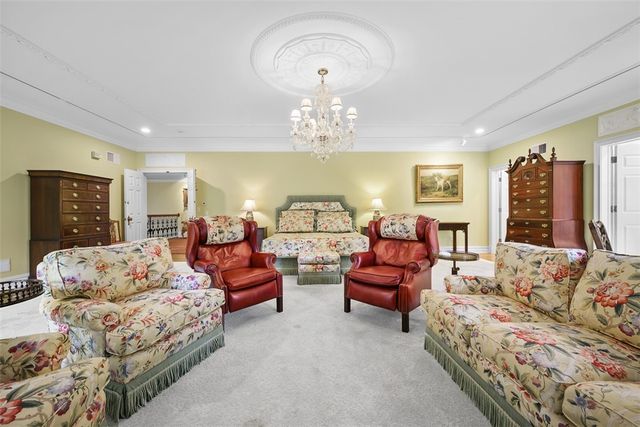 418 Fox Chapel Rd, Fox Chapel, PA 15238