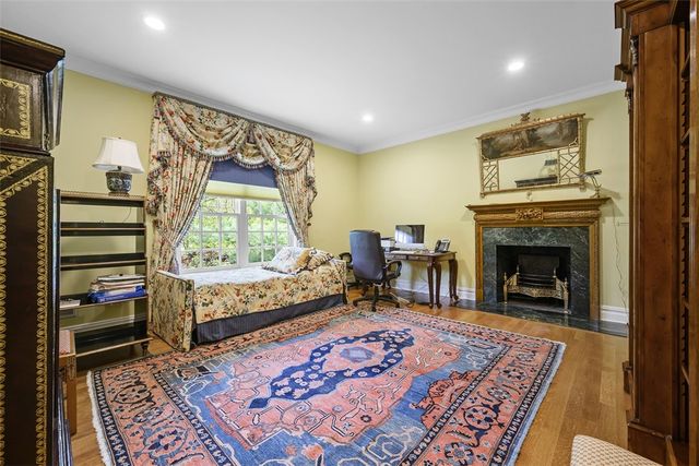 418 Fox Chapel Rd, Fox Chapel, PA 15238