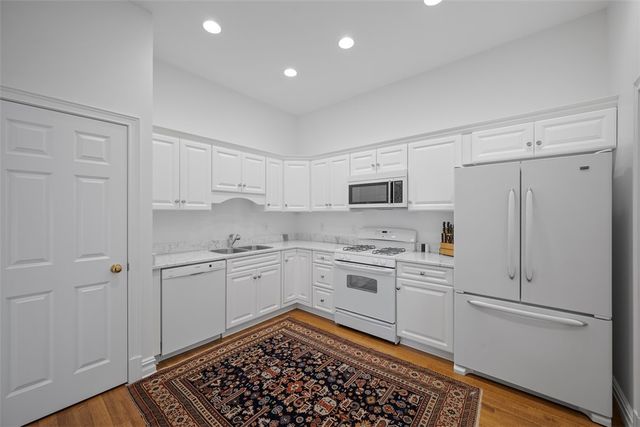 418 Fox Chapel Rd, Fox Chapel, PA 15238