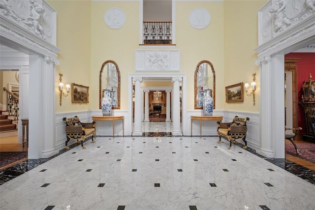 418 Fox Chapel Rd, Fox Chapel, PA 15238